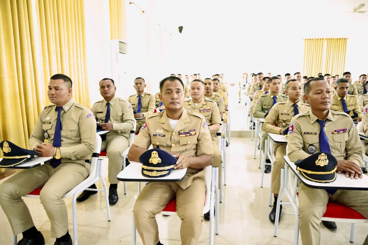 Campuchia xem xét điều sĩ quan cảnh sát vi phạm kỷ luật ra biên giới công tác